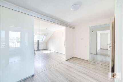 Wohnung Wuppertal Gemarkung Barmen - 3.5 Zimmer, 81 m&sup2;, 140.000&euro; | Angebot:26739512