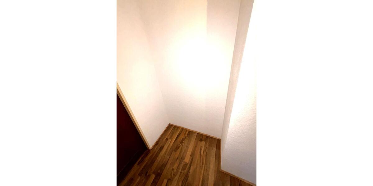 Etagenwohnung Wuppertal Arrenberg - 1 Zimmer, 40 m&sup2;, 500&euro; | Angebot:26022956