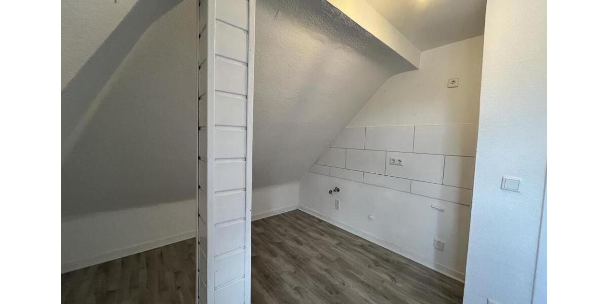 Dachgeschoßwohnung Bochum Günnigfeld - 2 Zimmer, 47 m&sup2;, 350&euro; | Angebot:25864473
