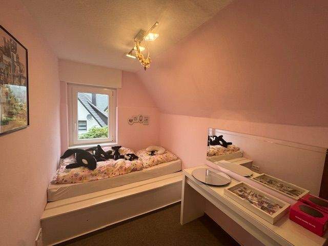 Einfamilienhaus Altena - 8 Zimmer, 170 m&sup2;, 299.900&euro; | Angebot:25685546