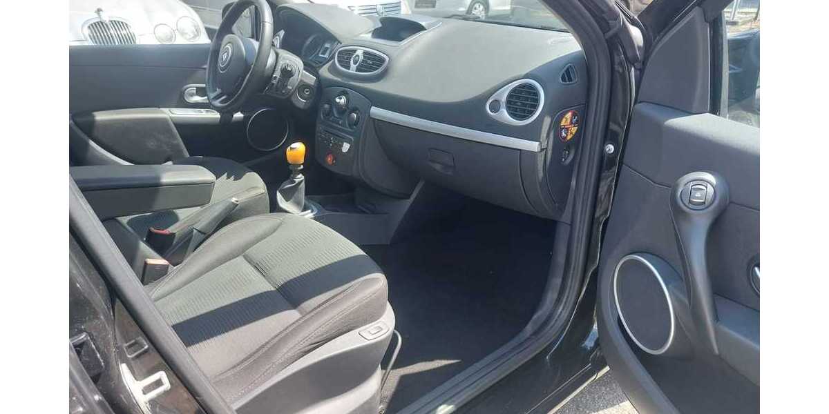 Renault Clio 1,5 Export/B2b 299.999 km 949 &euro; Witten 58454