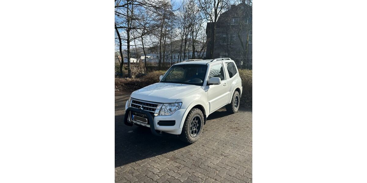 Mitsubishi Pajero 111.500 km 32.900 &euro; Gevelsberg 58285