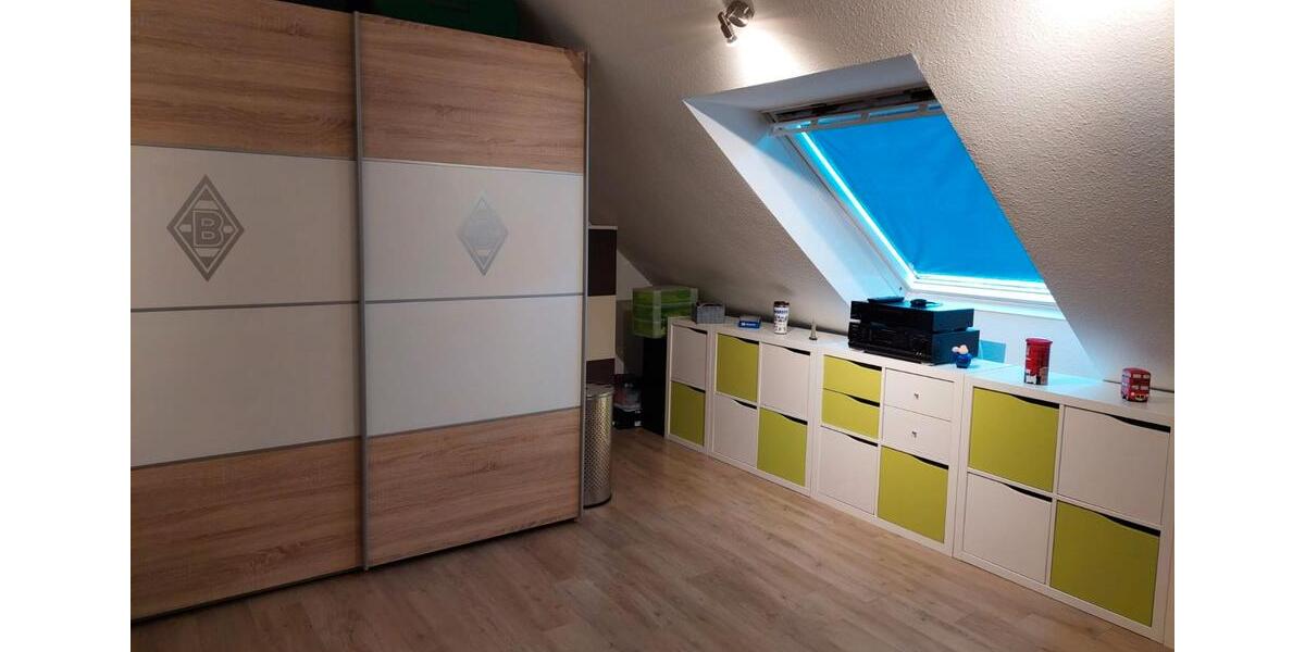 Dachgeschoßwohnung Remscheid - 3 Zimmer, 66 m&sup2;, 357&euro; | Angebot:27592772