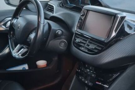 Peugeot 2008 71.500 km 9.999 &euro; Herne 44649