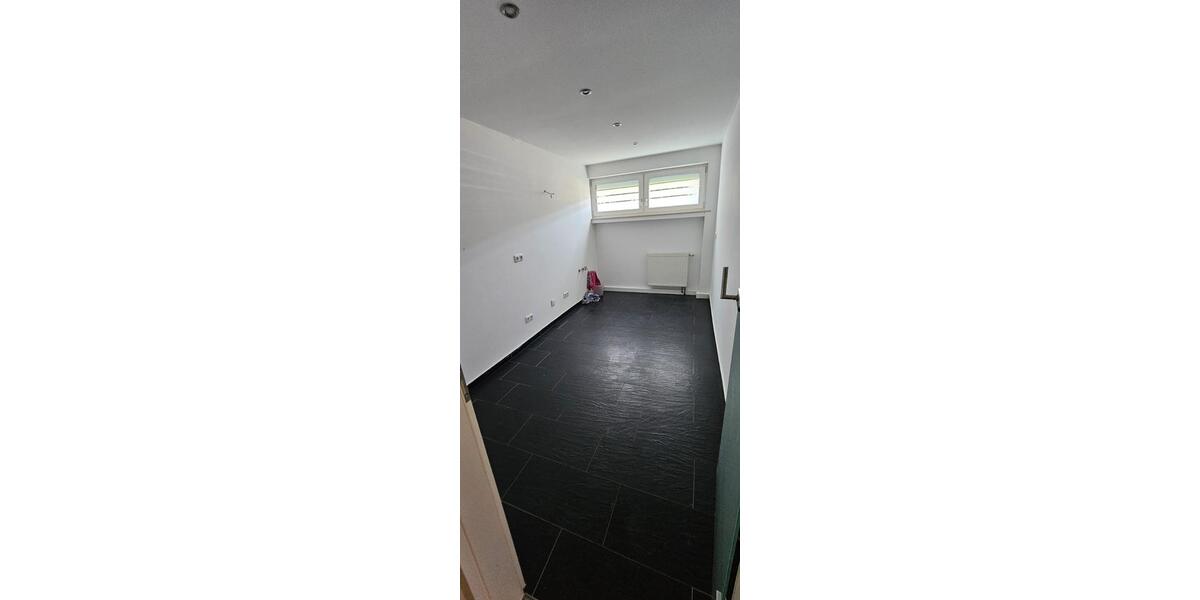 Erdgeschoßwohnung Iserlohn Letmathe - 4 Zimmer, 110 m&sup2;, 1.450&euro; | Angebot:26126053