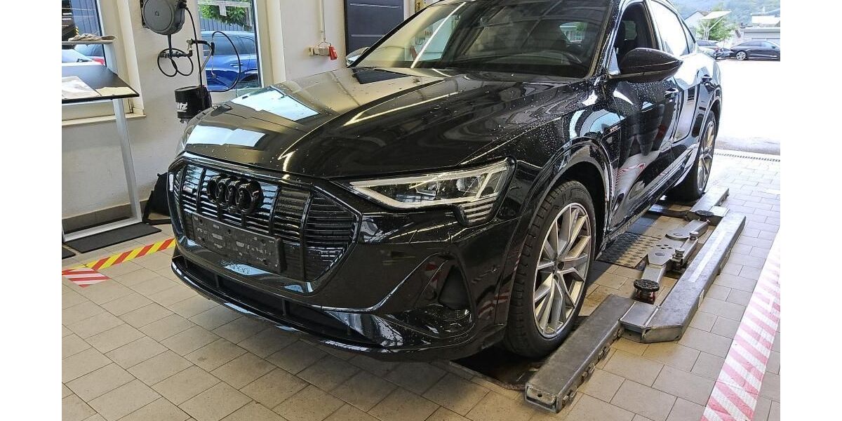 Audi e-tron 56.302 km 30.585 &euro; Hagen 58091