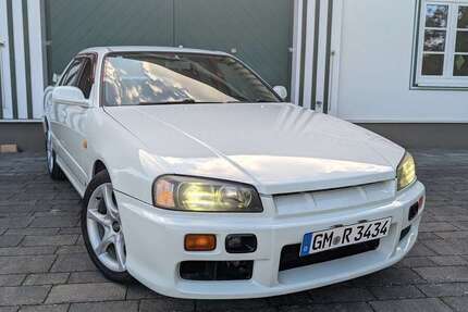Nissan Skyline 178.000 km 28.990 &euro; Hückeswagen 42499