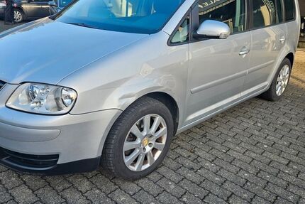 VW Touran 296.000 km 1.999 &euro; Altena 58762