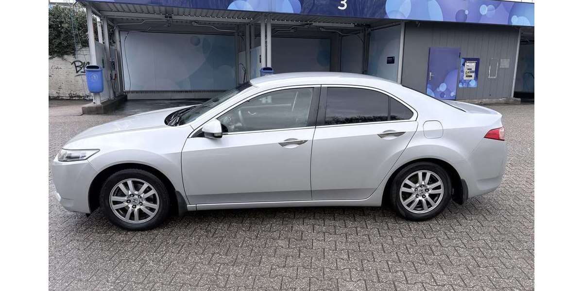 Honda Accord 154.000 km 6.499 &euro; Velbert 42555