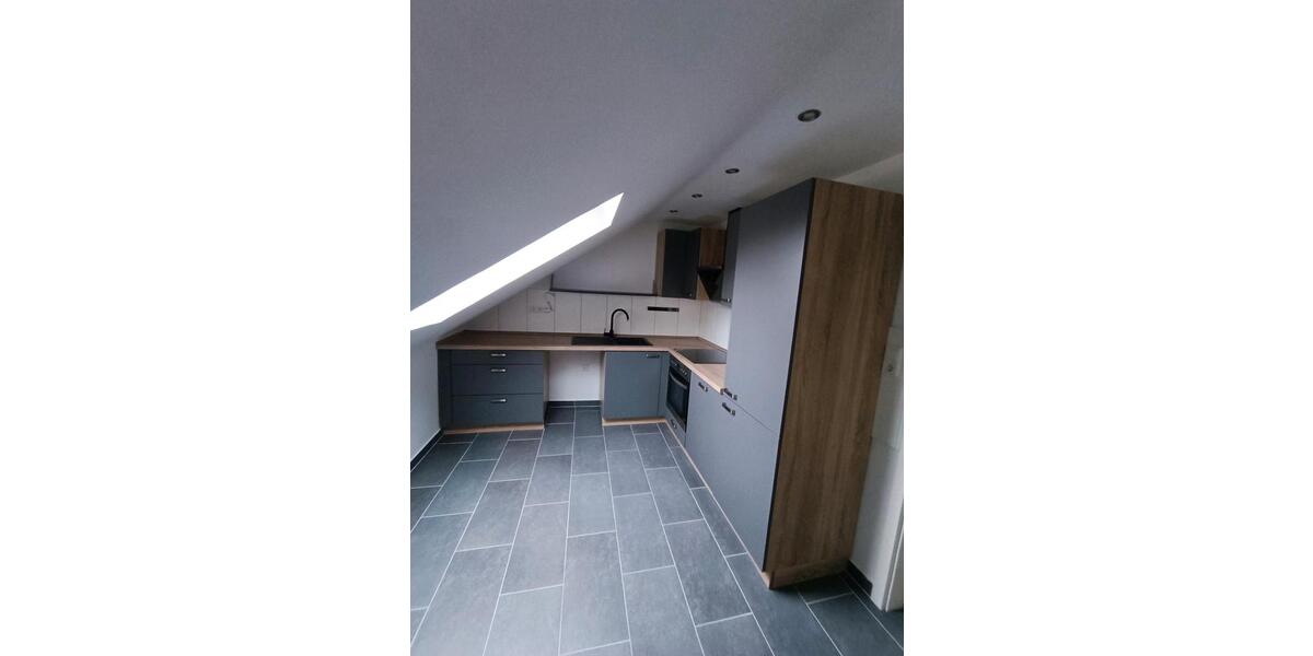 Dachgeschoßwohnung Wuppertal Arrenberg - 3 Zimmer, 72 m&sup2;, 620&euro; | Angebot:26648887