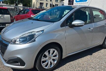 Peugeot 208 130.000 km 5.600 &euro; Dortmund 44145