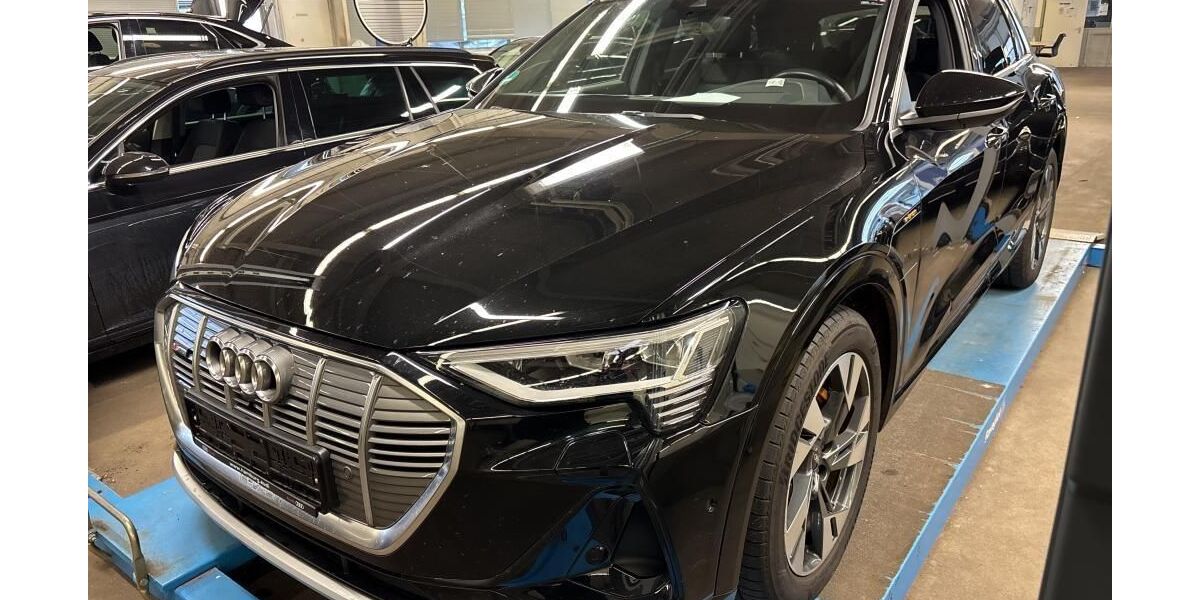 Audi e-tron 48.296 km 34.827 &euro; Hagen 58091