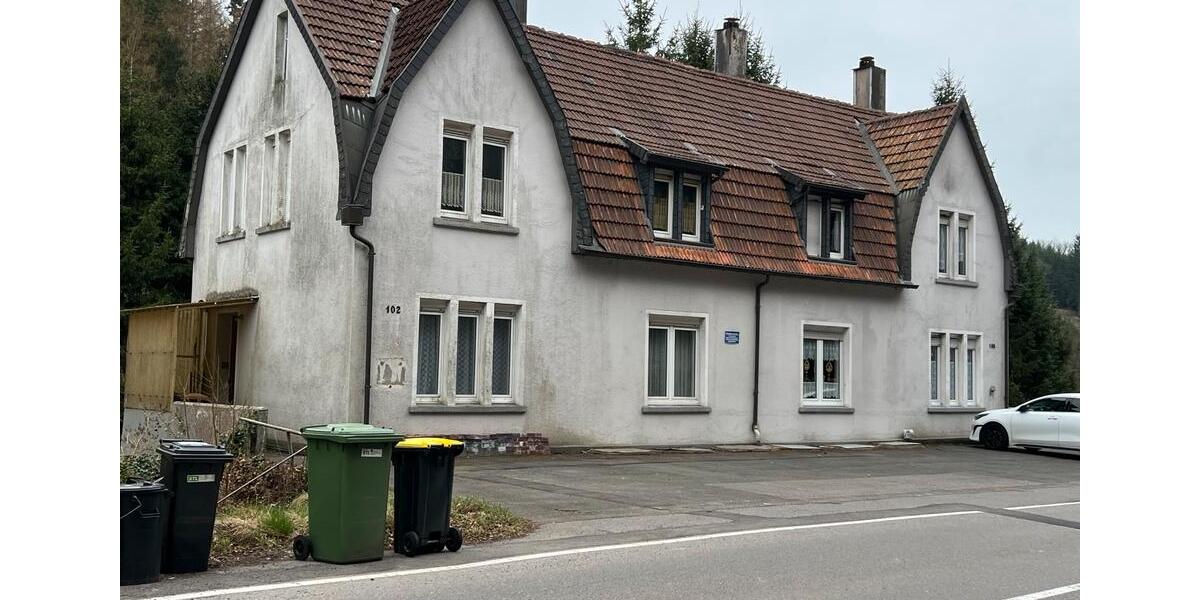 Doppelhaushälfte Lüdenscheid Augustenthal - 10 Zimmer, 235 m&sup2;, 180.000&euro; | Angebot:25857380