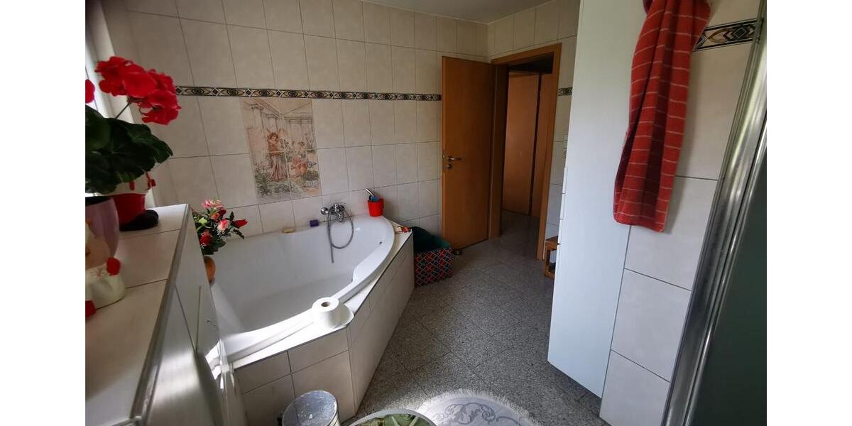 Erdgeschoßwohnung Dortmund Huckarde - 5 Zimmer, 110 m&sup2;, 1.350&euro; | Angebot:25842761