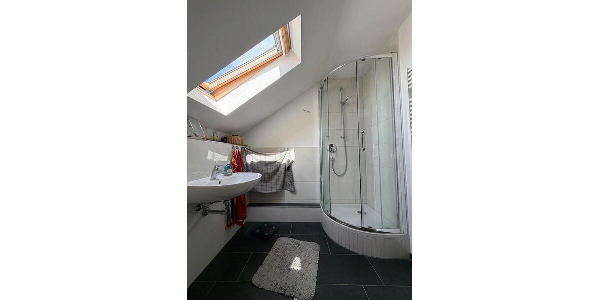 Dachgeschoßwohnung Neuenrade - 2.5 Zimmer, 85 m&sup2;, 550&euro; | Angebot:27626997