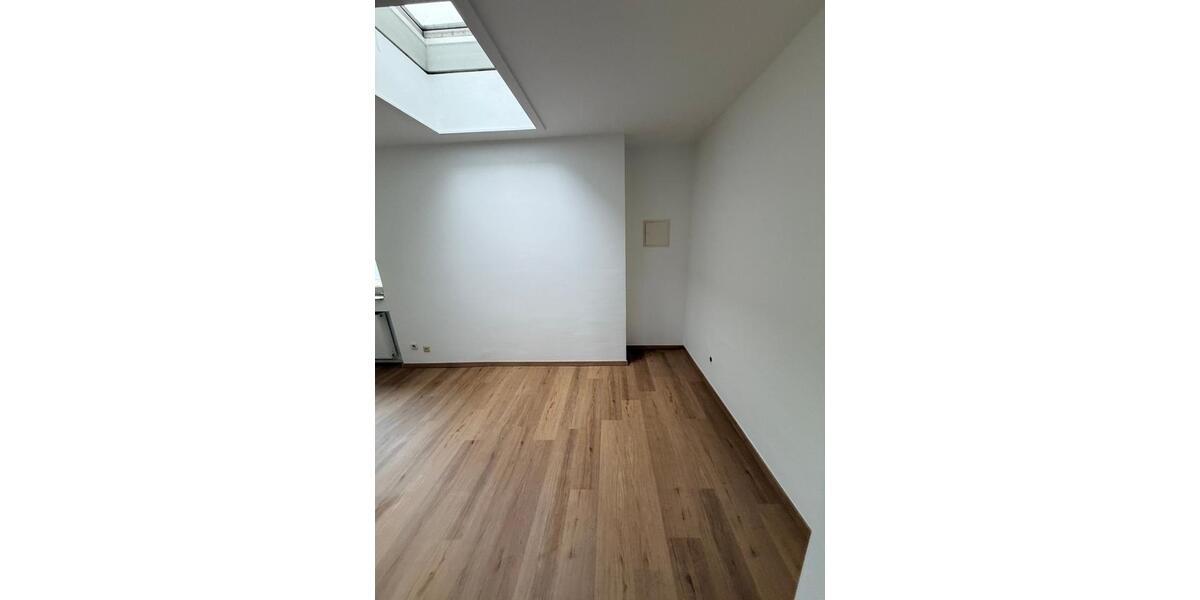 Dachgeschoßwohnung Wuppertal Elberfeld - 2 Zimmer, 80 m&sup2;, 792&euro; | Angebot:26580745