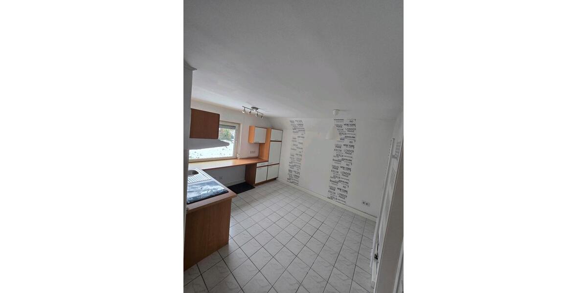 Etagenwohnung Werdohl - 2 Zimmer, 65 m&sup2;, 600&euro; | Angebot:25221252