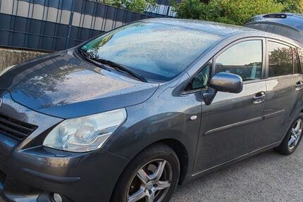 Toyota Verso 207.000 km 5.800 &euro; Herne 44627