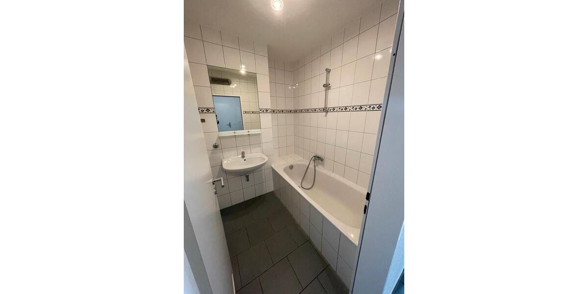 Erdgeschoßwohnung Hattingen - 3 Zimmer, 71 m&sup2;, 500&euro; | Angebot:25924177