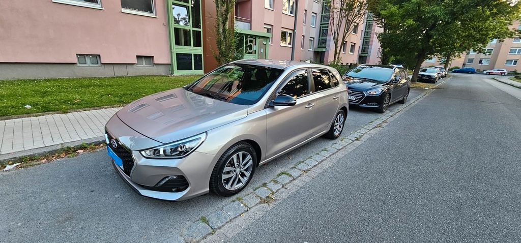 Hyundai i30 68.756 km 11.780 &euro; Dortmund 44357