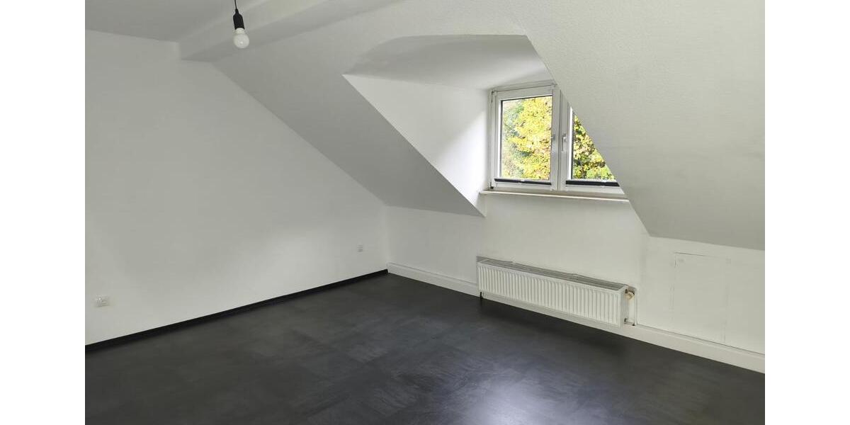 Dachgeschoßwohnung Werdohl - 5 Zimmer, 122 m&sup2;, 793&euro; | Angebot:27613477