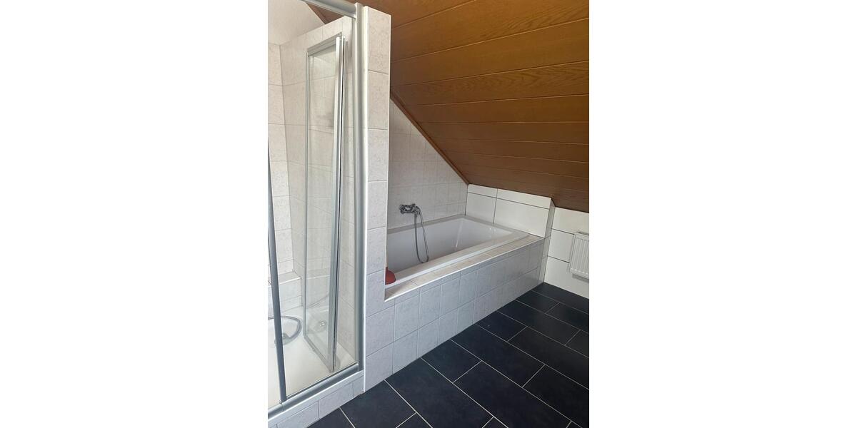 Dachgeschoßwohnung Werdohl - 4 Zimmer, 80 m&sup2;, 650&euro; | Angebot:26546127