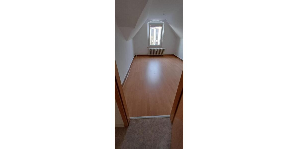 Dachgeschoßwohnung Lüdenscheid Staberg - 3 Zimmer, 80 m&sup2;, 460&euro; | Angebot:25882216